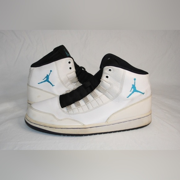 Jordan Executive "White" Shoes Size: 9 (men) - Picture 2 of 10